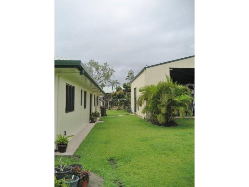 15 Marine Pde, Cardwell QLD 4849