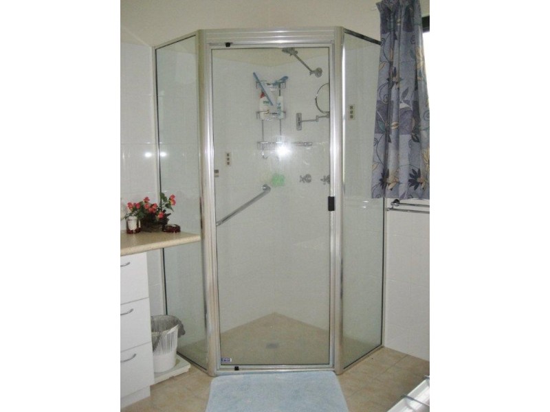 15 Marine Pde, Cardwell QLD 4849