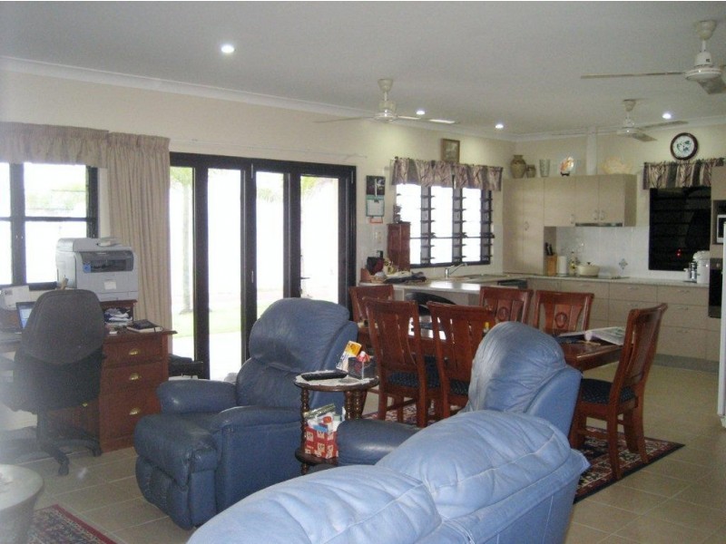 15 Marine Pde, Cardwell QLD 4849