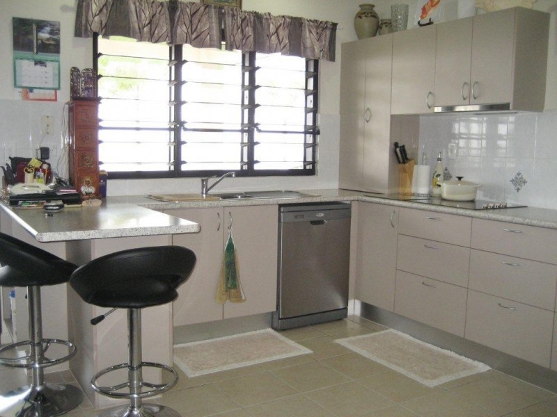 15 Marine Pde, Cardwell QLD 4849