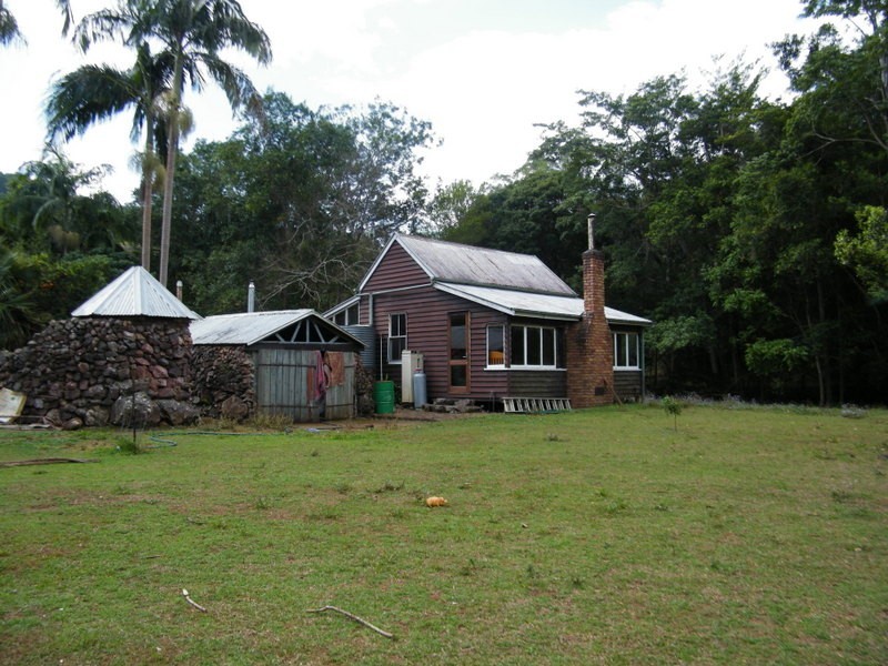 122 Harry’s Creek Road, Amamoor QLD 4570