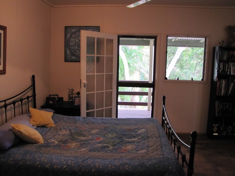 874 McIntosh Creek Road, Calico Creek QLD 4570