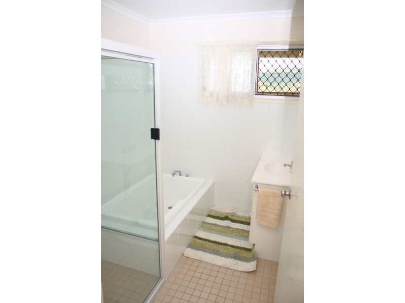 Brooloo QLD 4570