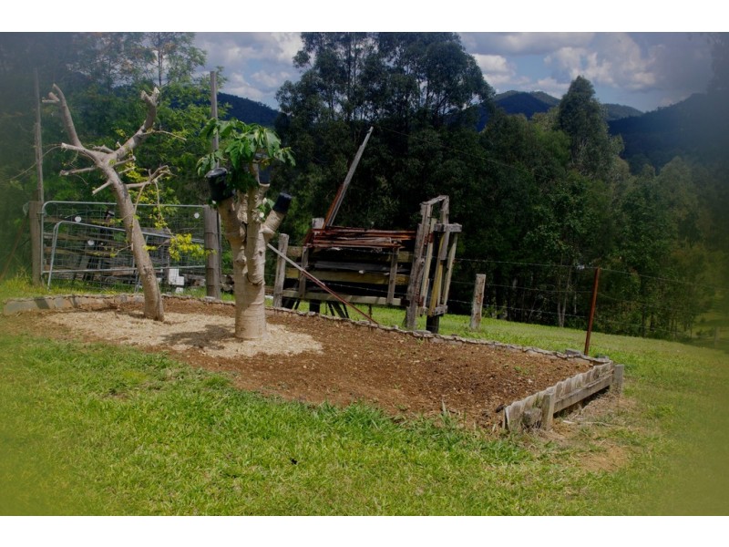 Brooloo QLD 4570