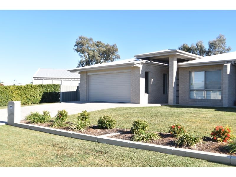 1/3 Paul Bradley Drive, Goondiwindi QLD 4390