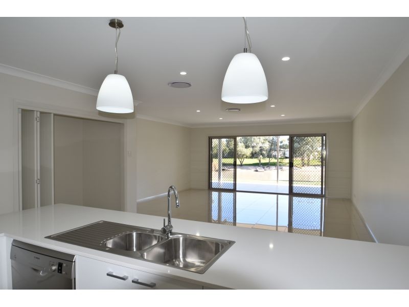1/3 Paul Bradley Drive, Goondiwindi QLD 4390