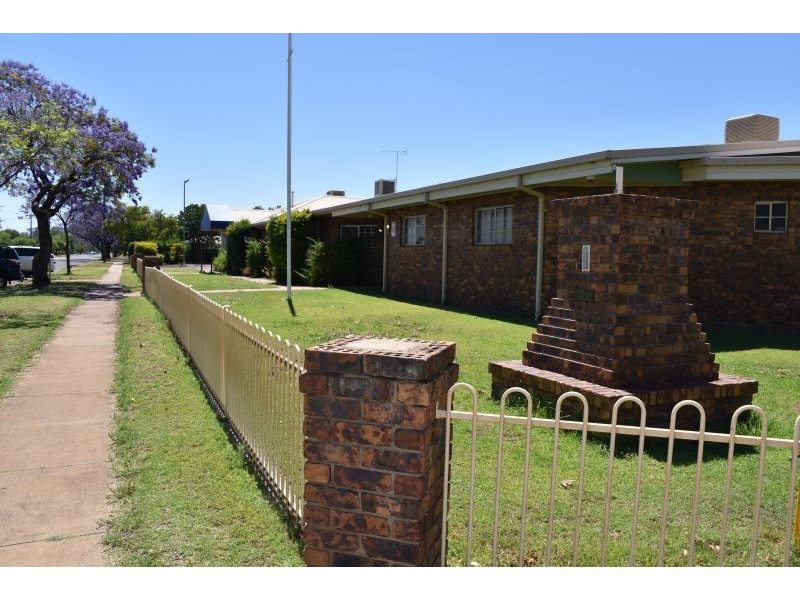 106-110 Alfred Street, St George QLD 4487