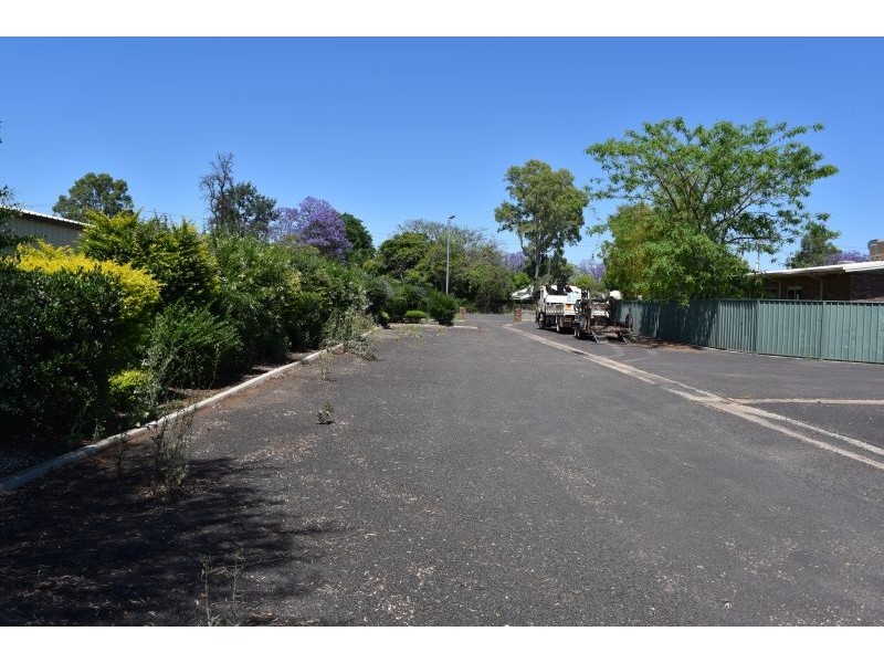 106-110 Alfred Street, St George QLD 4487