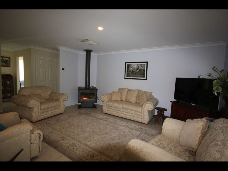 2 Gore Street, Goondiwindi QLD 4390