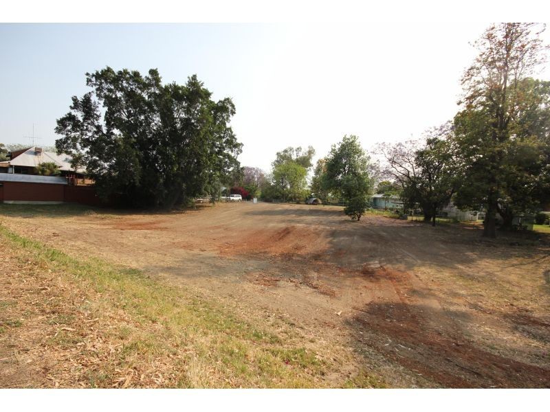 74 and 1B Macintyre and Frideswide, Goondiwindi QLD 4390