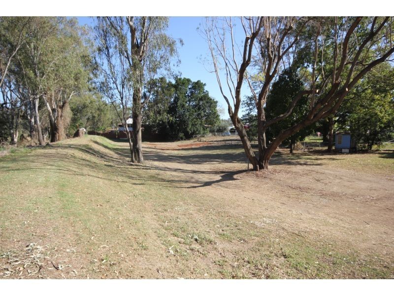 74 and 1B Macintyre and Frideswide, Goondiwindi QLD 4390