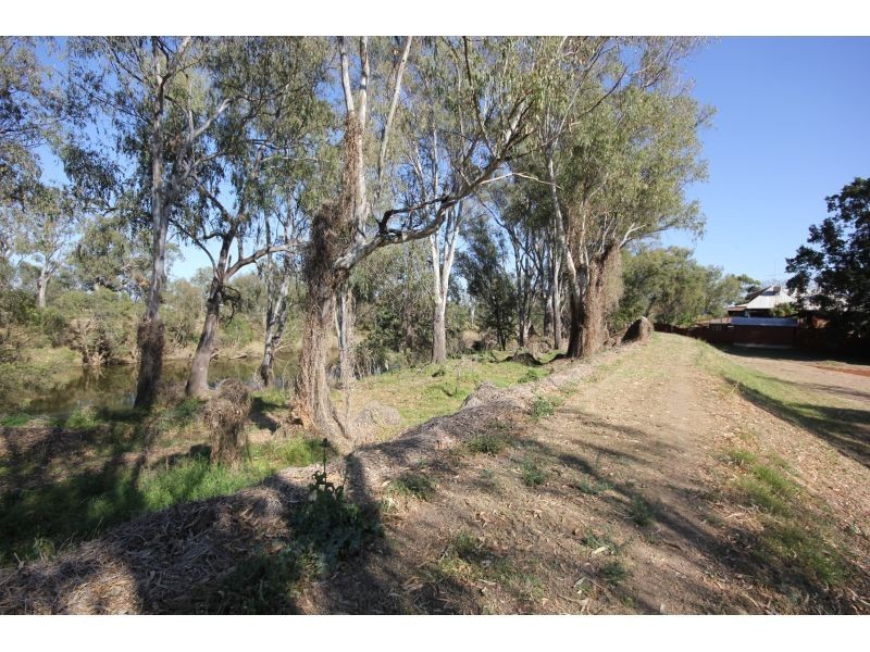 72 and 1B Macintyre and Frideswide, Goondiwindi QLD 4390