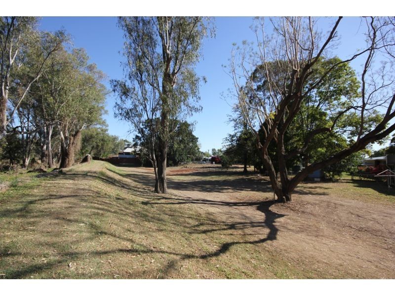 72 and 1B Macintyre and Frideswide, Goondiwindi QLD 4390