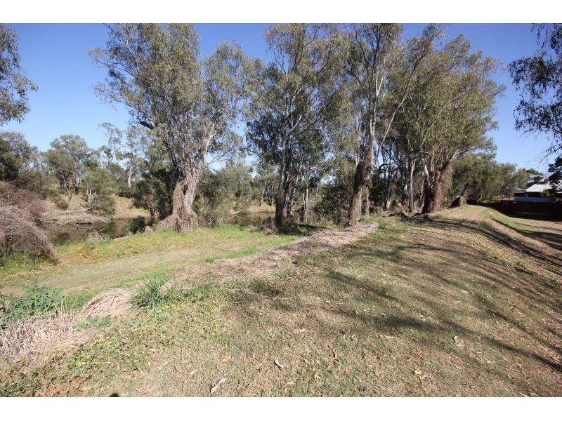 72 and 1B Macintyre and Frideswide, Goondiwindi QLD 4390