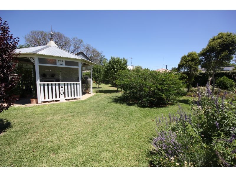 9 Brisbane Street, Goondiwindi QLD 4390