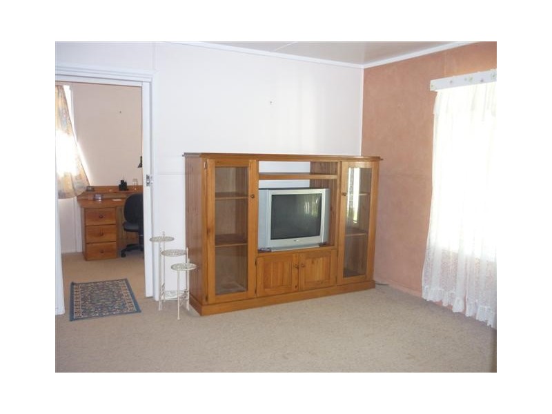 18 Victoria Street, St George QLD 4487