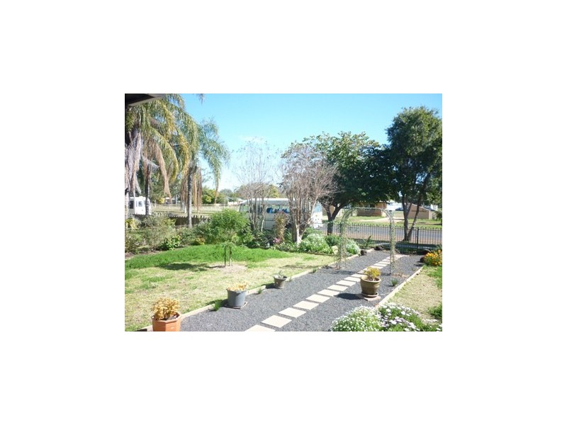 18 Victoria Street, St George QLD 4487