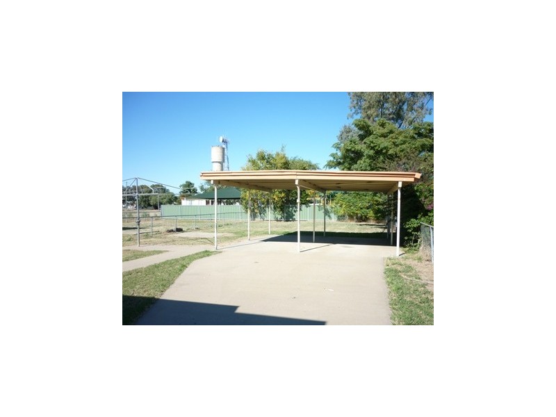 15 Cowildi Street, Dirranbandi QLD 4486