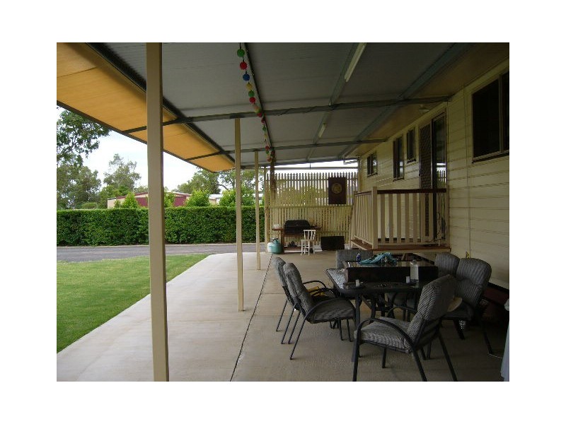 15 Taylor Street, St George QLD 4487