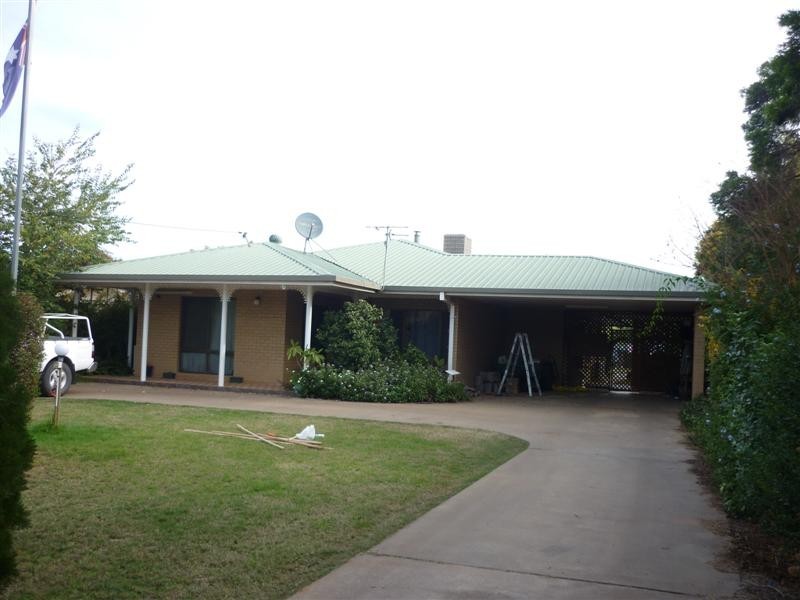 9 Phillip Street, St George QLD 4487