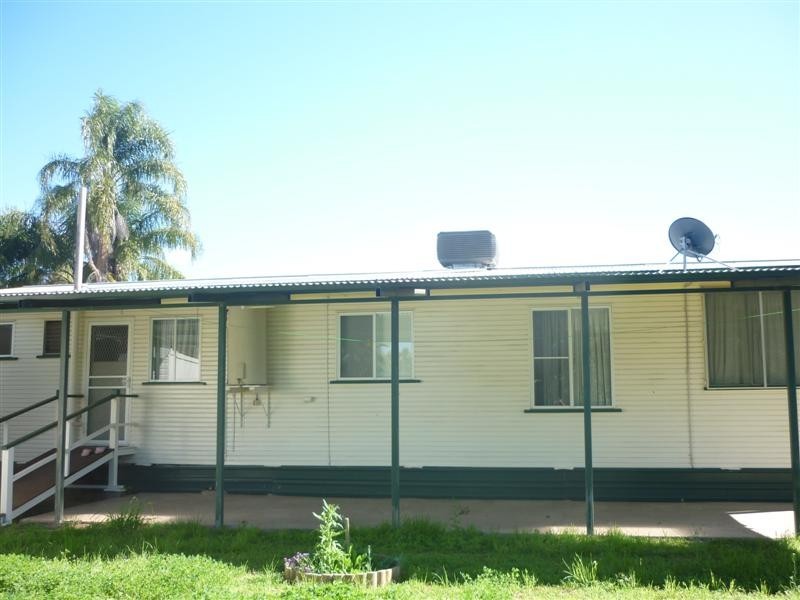 18 Victoria Street, St George QLD 4487