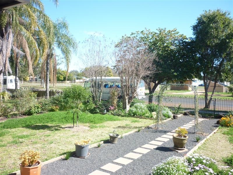 18 Victoria Street, St George QLD 4487