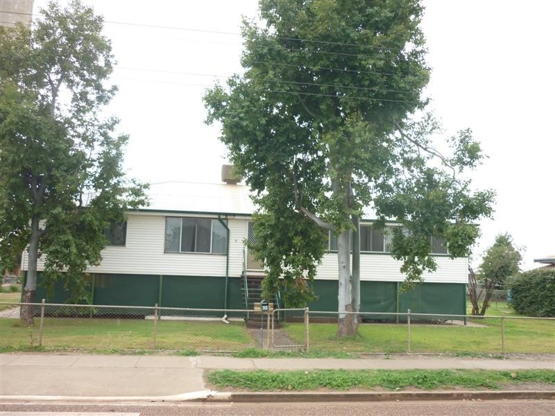 33 Grey Street, St George QLD 4487