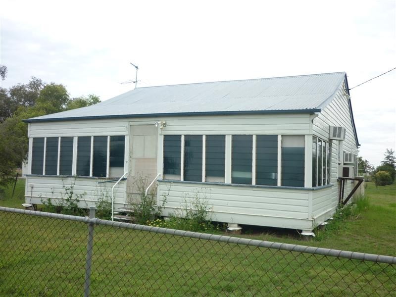 7 Kirby Street, Dirranbandi QLD 4486