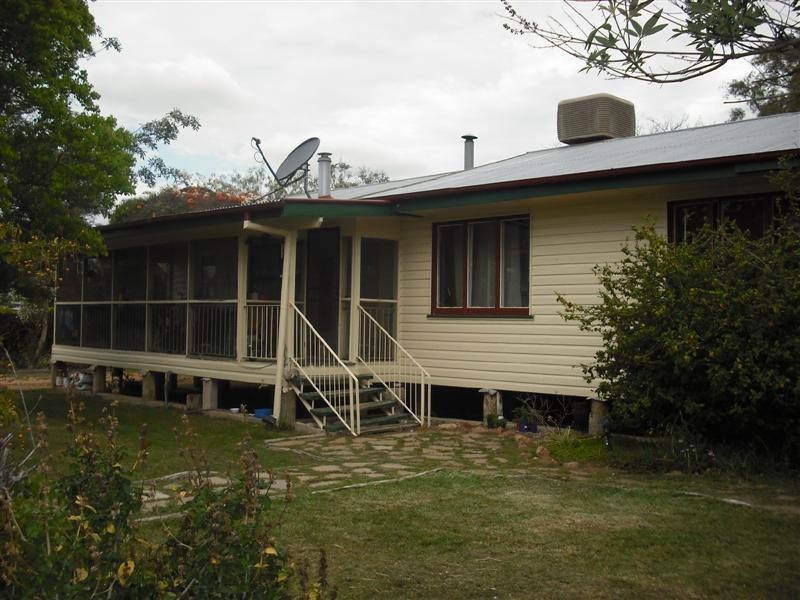 31 Cowildi Street, Dirranbandi QLD 4486