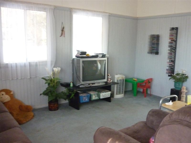 10 Railway Street, Dirranbandi QLD 4486
