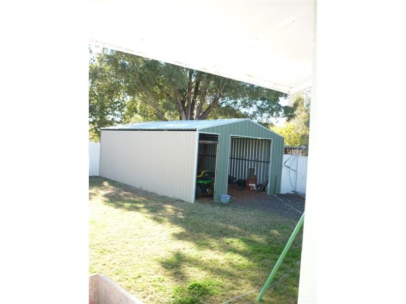 10 Railway Street, Dirranbandi QLD 4486