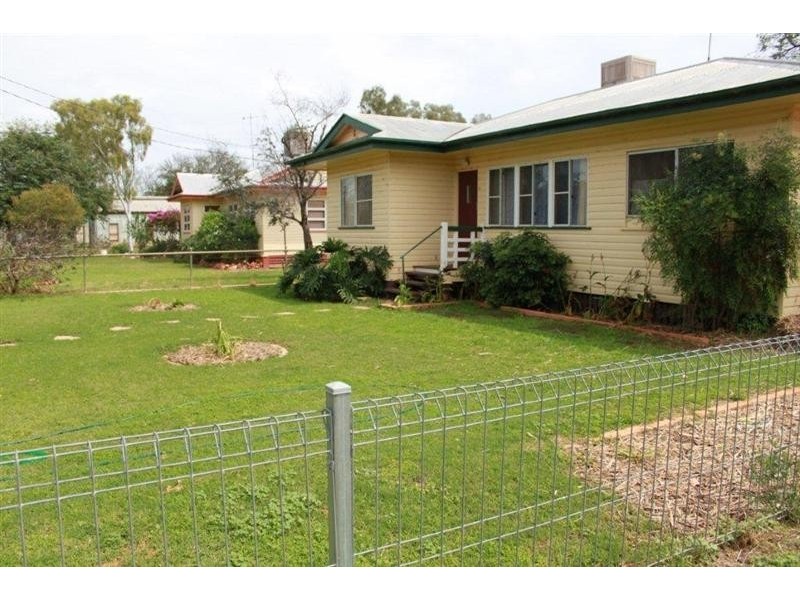 17 Mary Street, Bollon QLD 4488