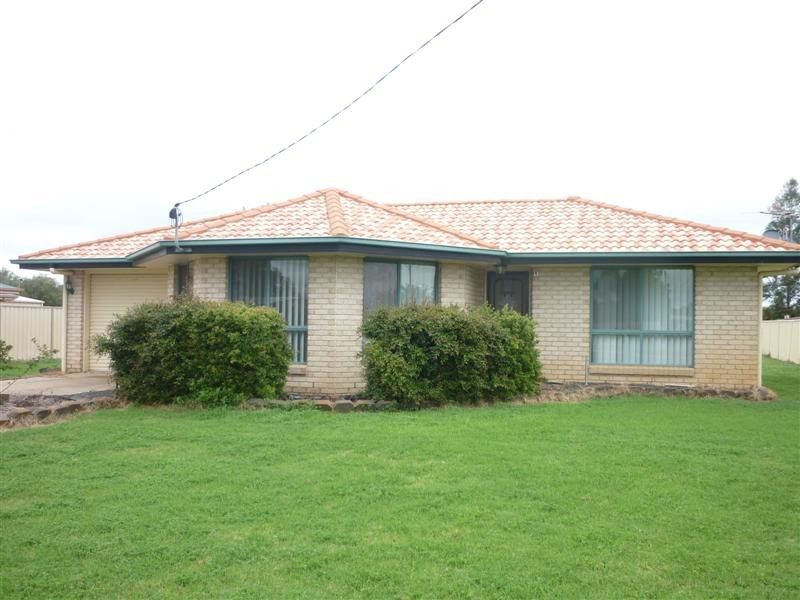 10 Taylor Street, St George QLD 4487