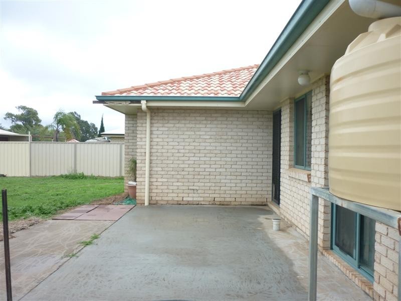 10 Taylor Street, St George QLD 4487