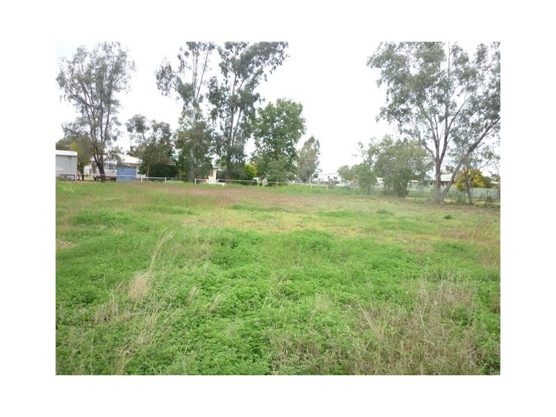 33 Richardson Street, Dirranbandi QLD 4486