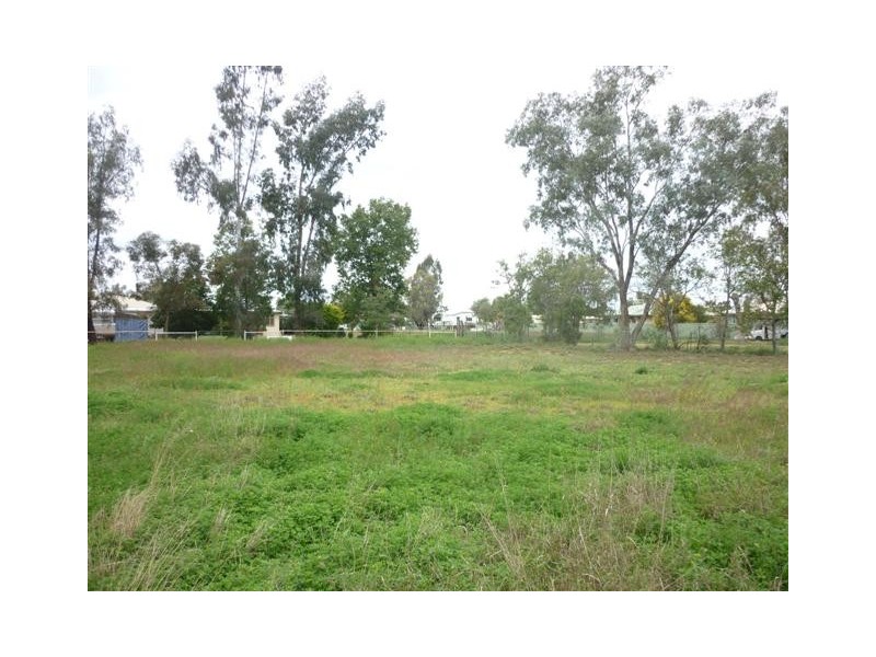 33 Richardson Street, Dirranbandi QLD 4486