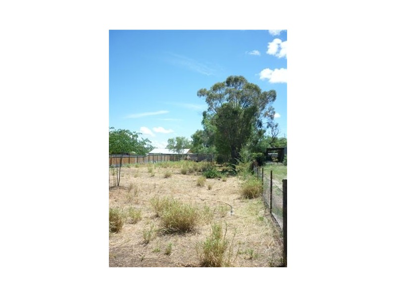 42 Moore Street, Dirranbandi QLD 4486