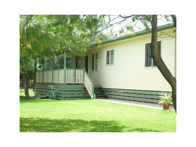 11 Weatherall Street, St George QLD 4487