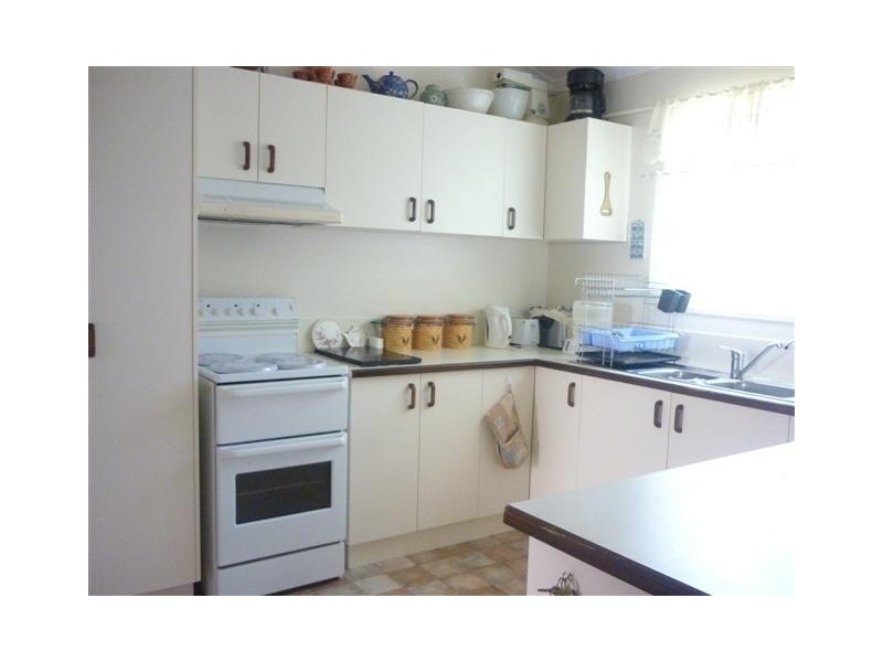 11 Weatherall Street, St George QLD 4487