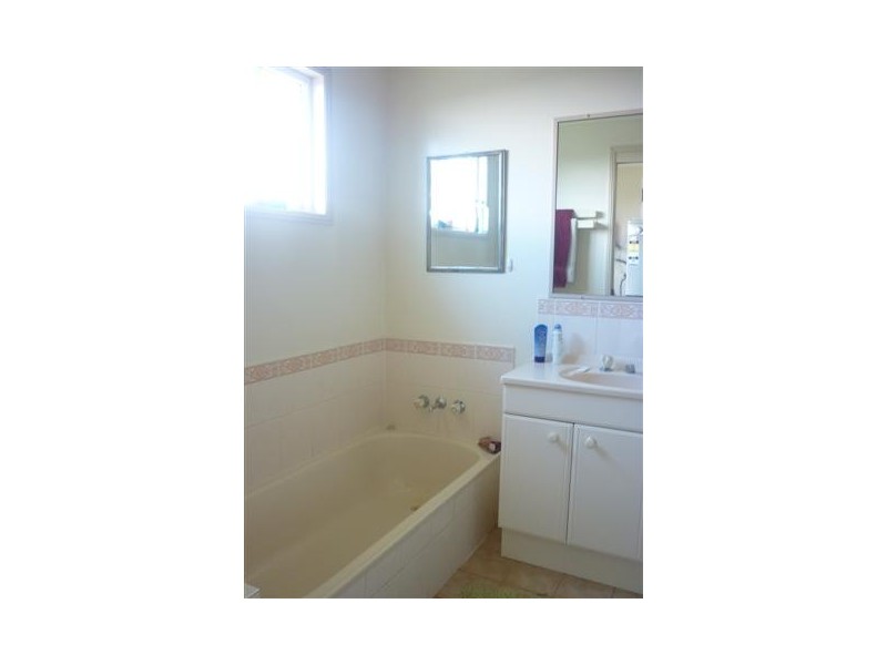 11 Weatherall Street, St George QLD 4487