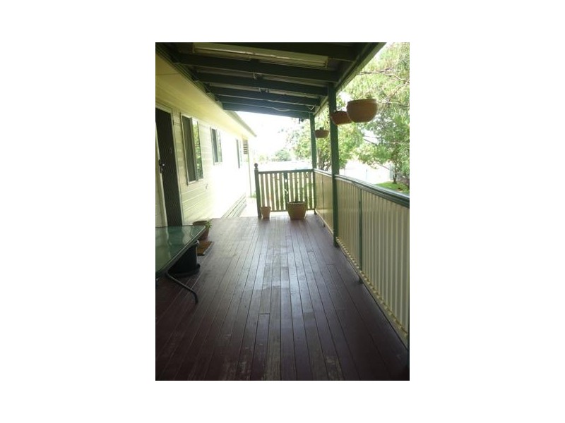 11 Weatherall Street, St George QLD 4487