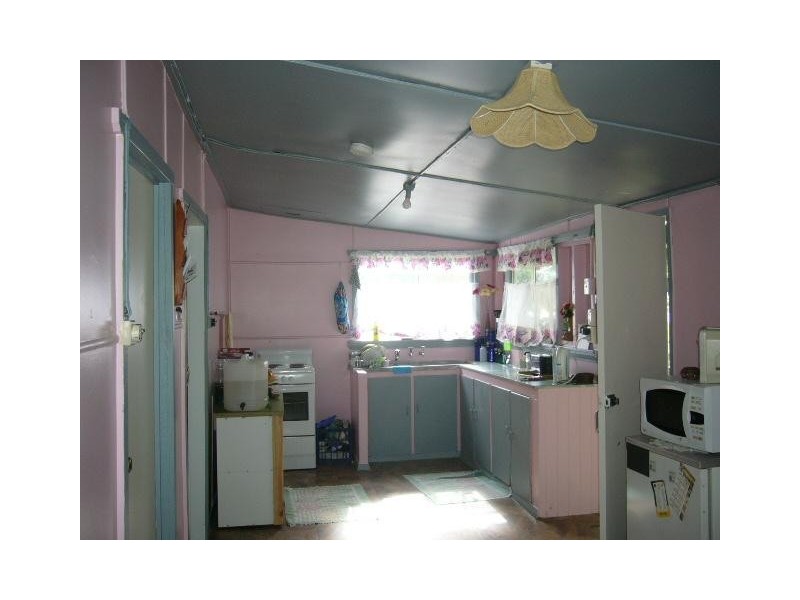 18 Hutt Street, St George QLD 4487