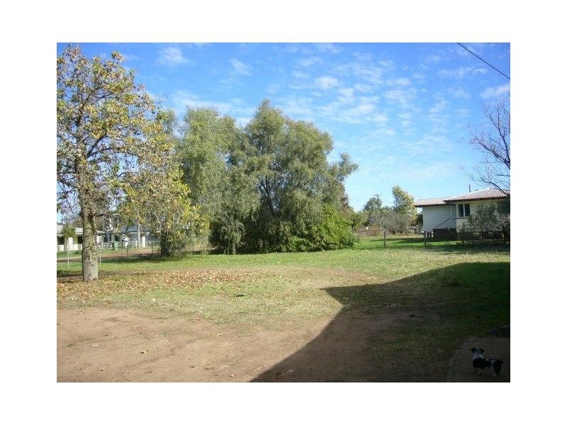 18 Hutt Street, St George QLD 4487