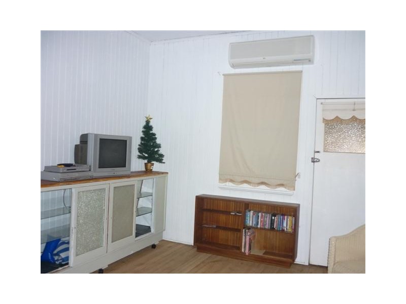 30 Hill Street, Thallon QLD 4497