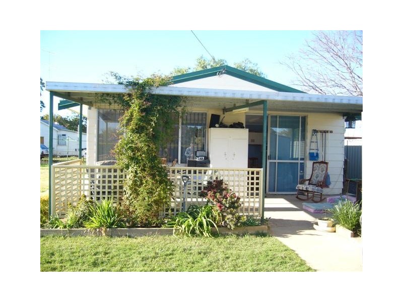 16  Hutt Street, St George QLD 4487