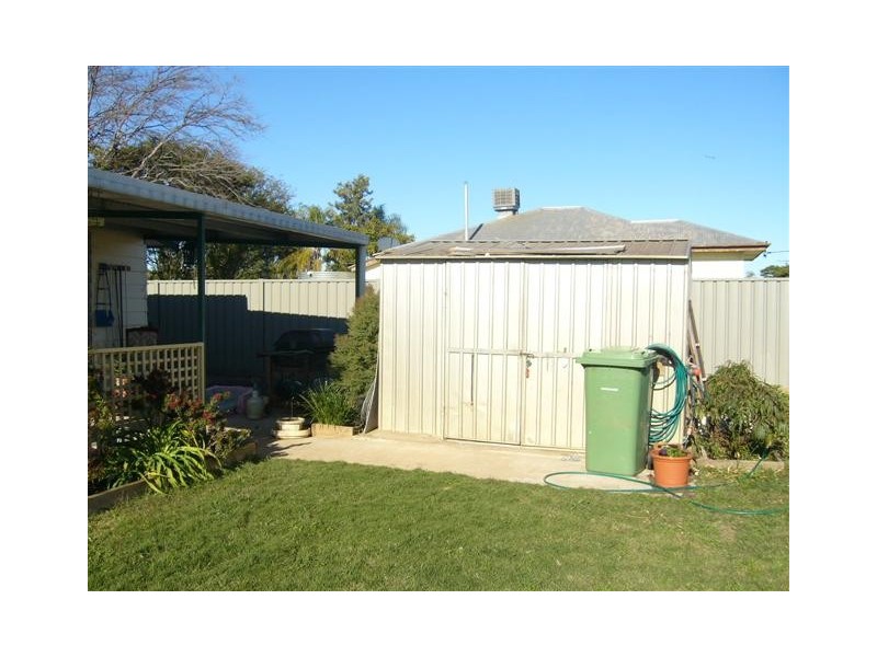 16  Hutt Street, St George QLD 4487