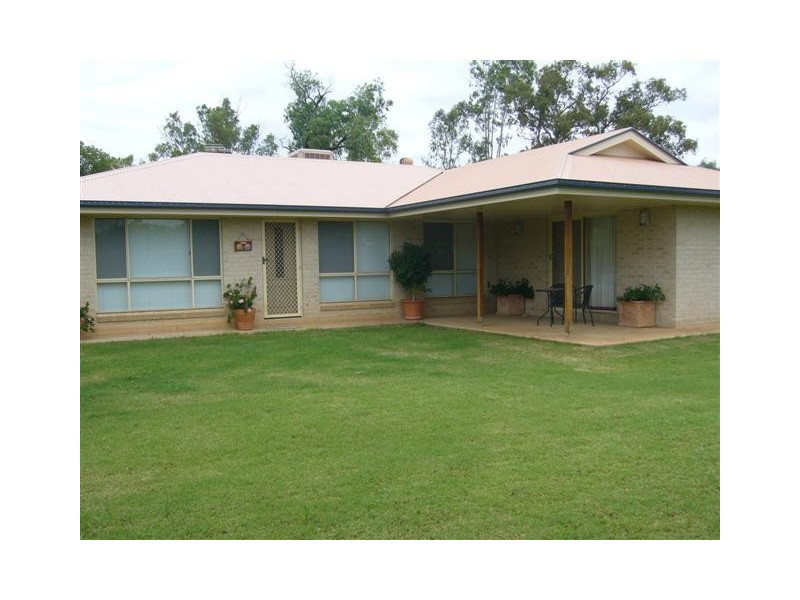 86 Alfred Street, St George QLD 4487