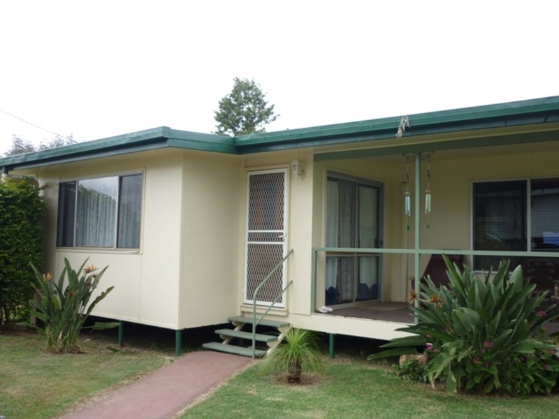 11 Wattle Drive, St George QLD 4487