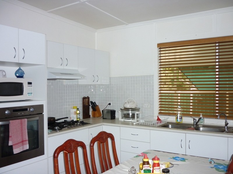 11 Wattle Drive, St George QLD 4487