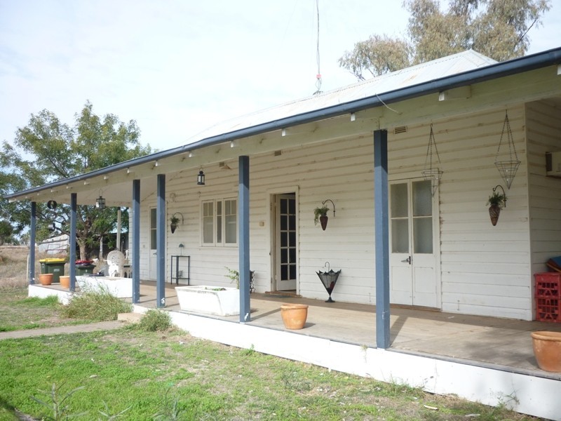 7 Queensland Street, Mungindi NSW 2406